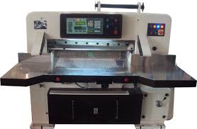 Paper cutting machine